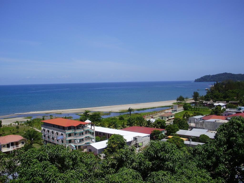 Hotel Maya Vista Tela Bagian luar foto