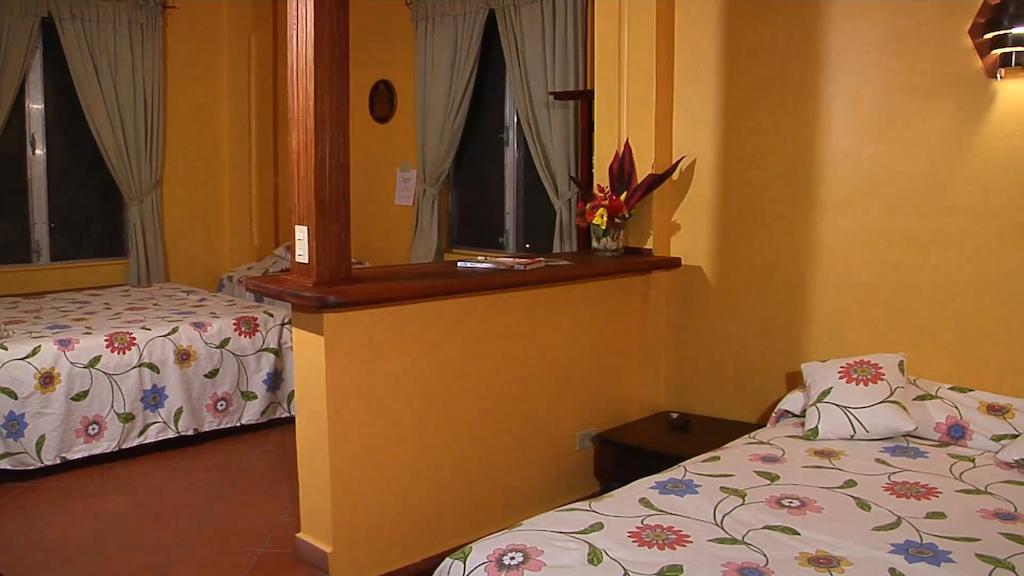 Hotel Maya Vista Tela Bagian luar foto