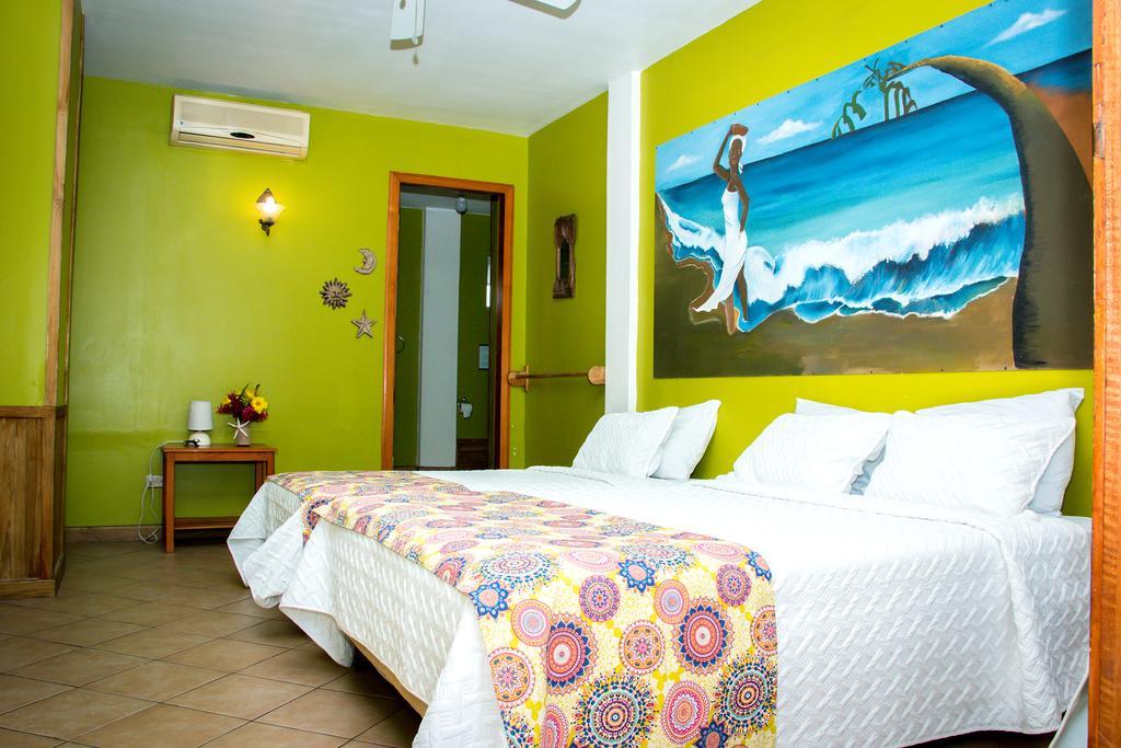 Hotel Maya Vista Tela Bagian luar foto
