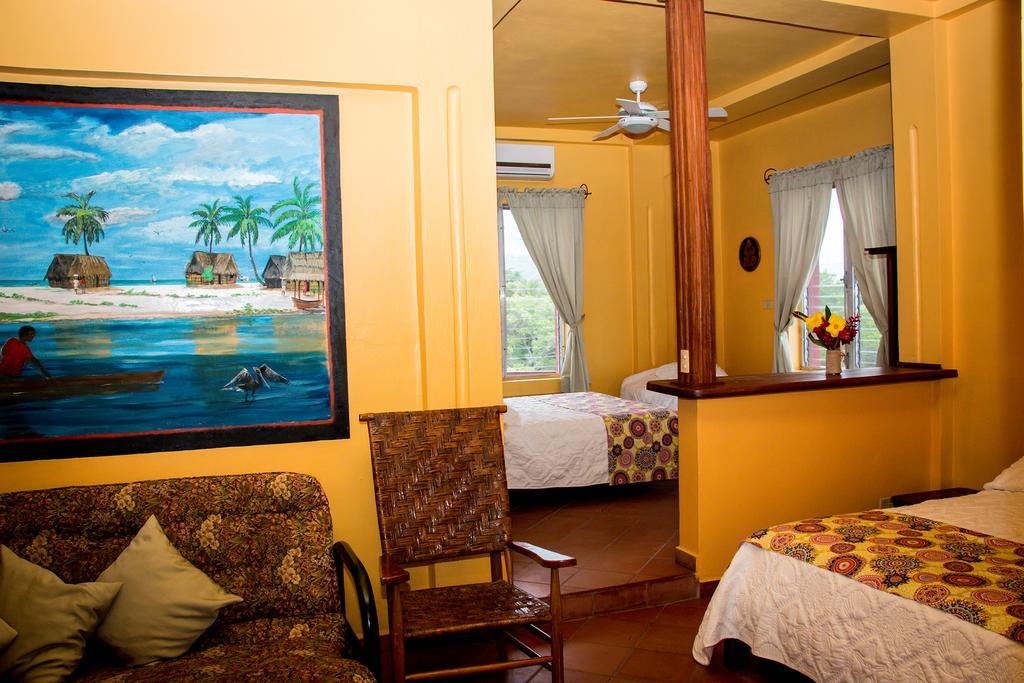 Hotel Maya Vista Tela Bagian luar foto