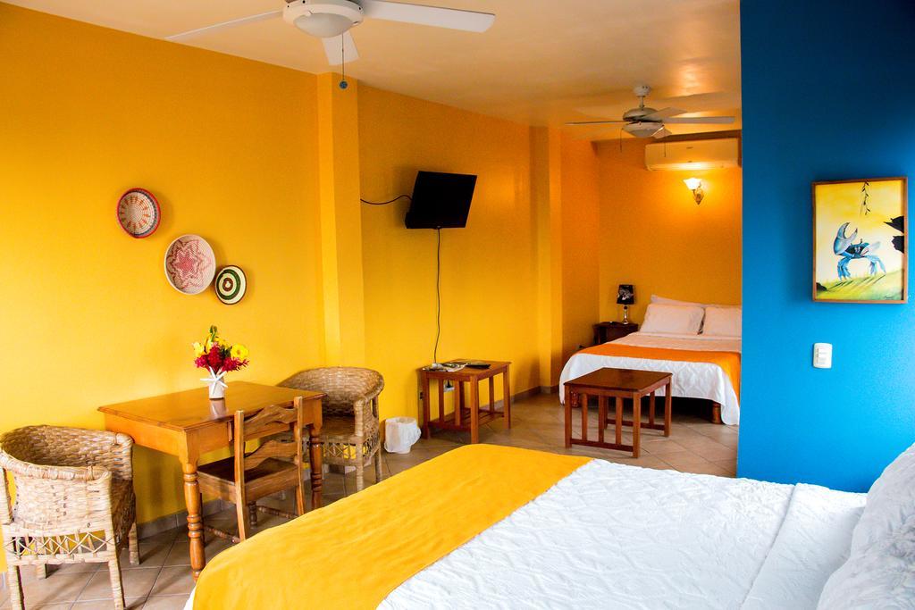 Hotel Maya Vista Tela Bagian luar foto